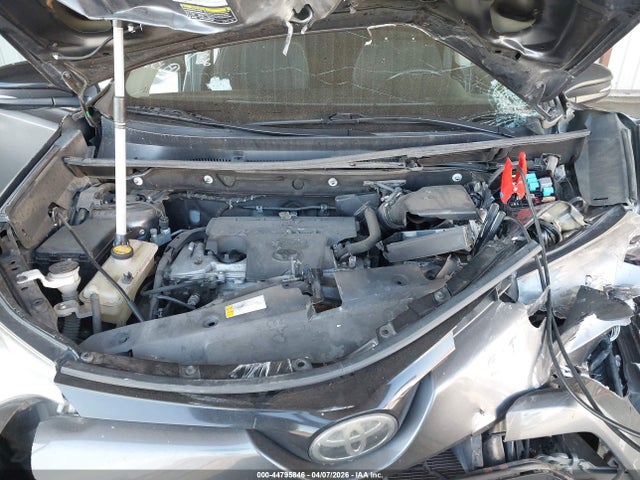 2T3RFREV2JW755582 Toyota Rav4 Adventure