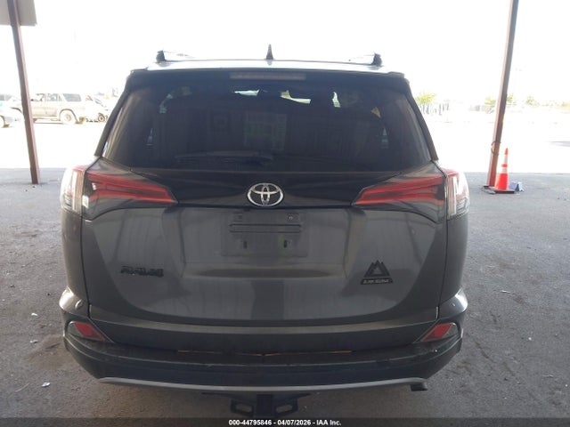 2T3RFREV2JW755582 Toyota Rav4 Adventure