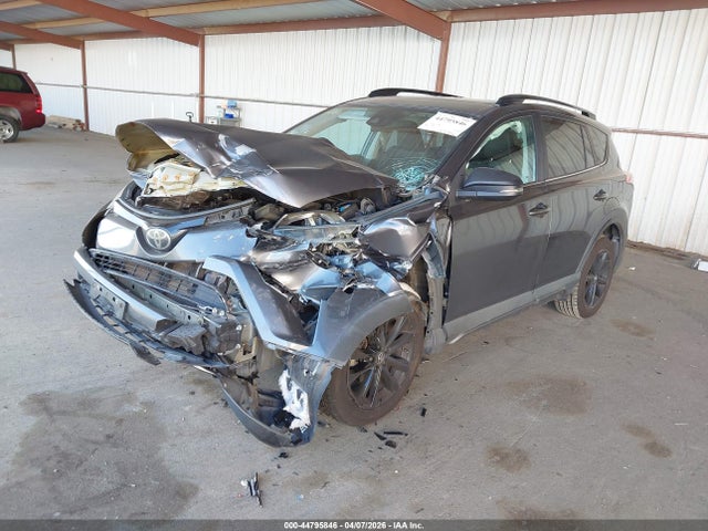 2T3RFREV2JW755582 Toyota Rav4 Adventure