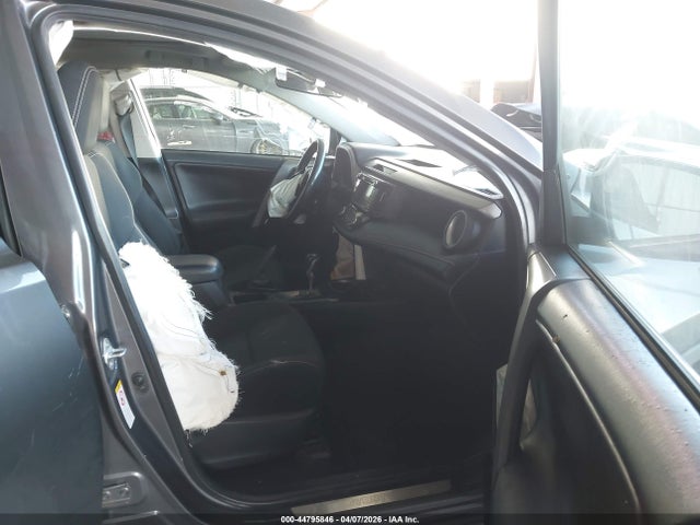 2T3RFREV2JW755582 Toyota Rav4 Adventure