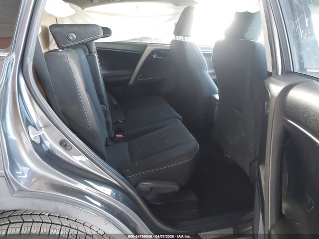 2T3RFREV2JW755582 Toyota Rav4 Adventure