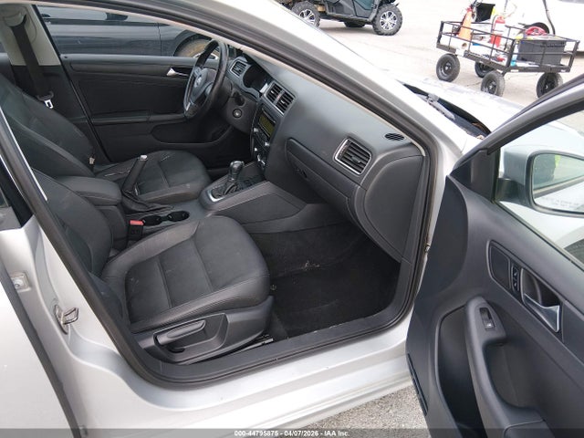 2011 Volkswagen Jetta 2.5l Se მანქანა იყიდება აუქციონზე, vin: 3VWDX7AJ2BM388360, აუქციონის ნომერი: 44795875