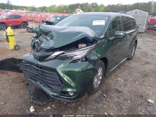 5TDYRKEC9NS097467 Toyota SIENNA XLE