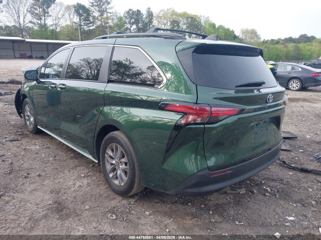 5TDYRKEC9NS097467 Toyota SIENNA XLE