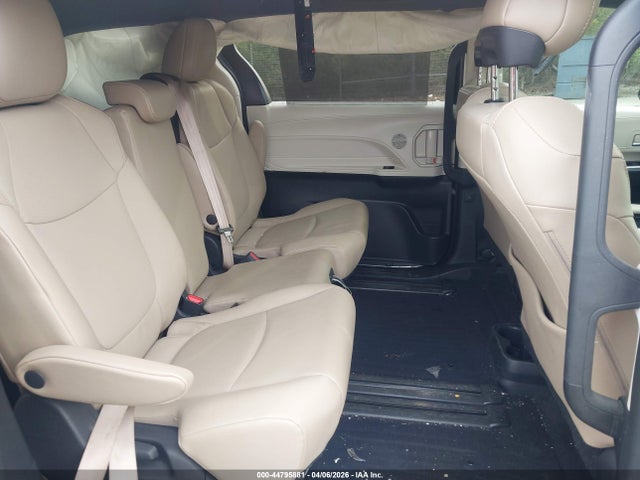 5TDYRKEC9NS097467 Toyota SIENNA XLE