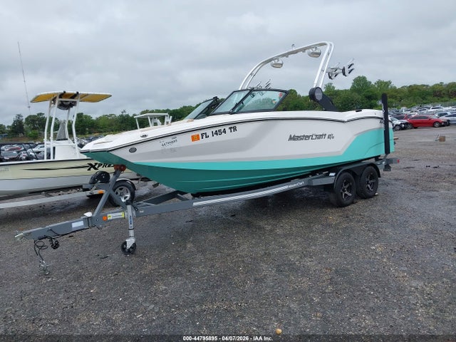 MBC6EAR6F223 Mastercraft Boat