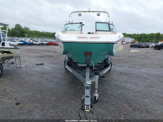 MBC6EAR6F223 Mastercraft Boat