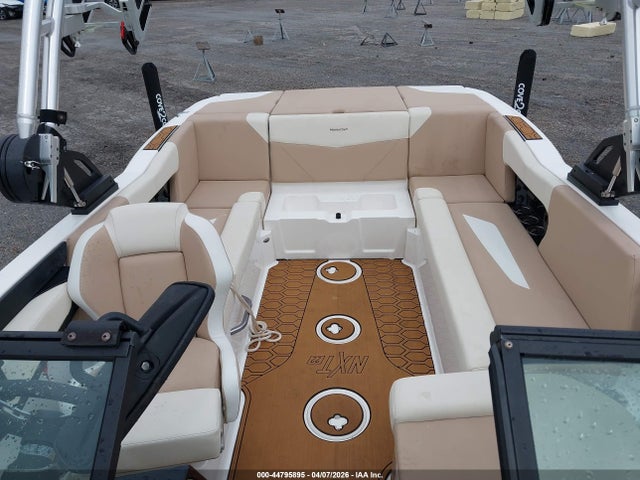 MBC6EAR6F223 Mastercraft Boat