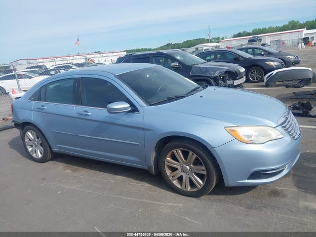 2013 Chrysler 200 Touring მანქანა იყიდება აუქციონზე, vin: 1C3CCBBB1DN656607, აუქციონის ნომერი: 44795908