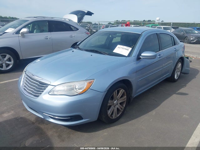 2013 Chrysler 200 Touring მანქანა იყიდება აუქციონზე, vin: 1C3CCBBB1DN656607, აუქციონის ნომერი: 44795908