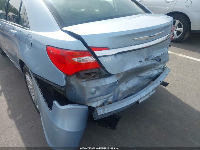 2013 Chrysler 200 Touring მანქანა იყიდება აუქციონზე, vin: 1C3CCBBB1DN656607, აუქციონის ნომერი: 44795908