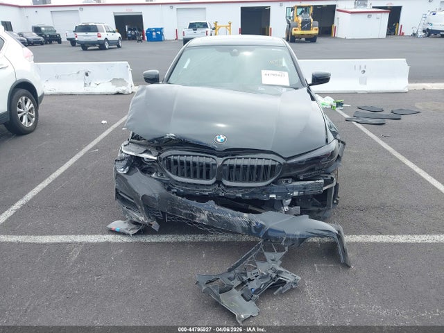 44795927 :رقم المزاد ، 3MW5P7J02M8B67395 vin ، 2021 Bmw 330e مزاد بيع