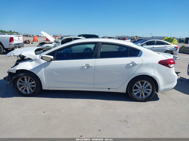 Продажа на аукционе авто 2017 Kia Forte S, vin: 3KPFL4A71HE074695, номер лота: 44795933