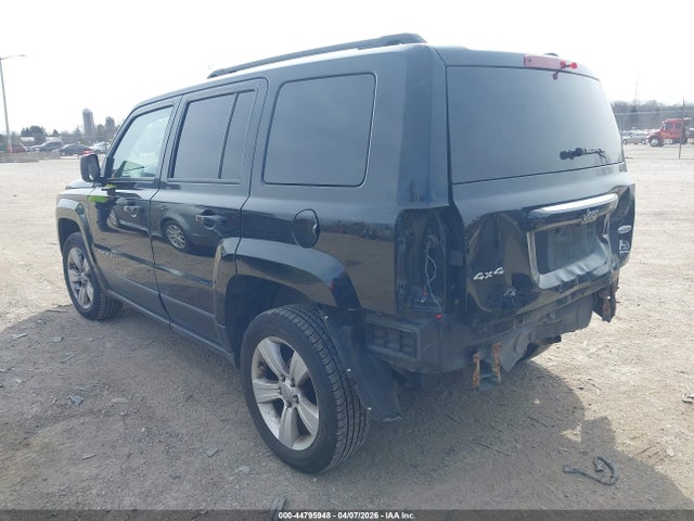 2016 Jeep Patriot Latitude მანქანა იყიდება აუქციონზე, vin: 1C4NJRFB4GD535271, აუქციონის ნომერი: 44795948