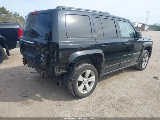 2016 Jeep Patriot Latitude მანქანა იყიდება აუქციონზე, vin: 1C4NJRFB4GD535271, აუქციონის ნომერი: 44795948