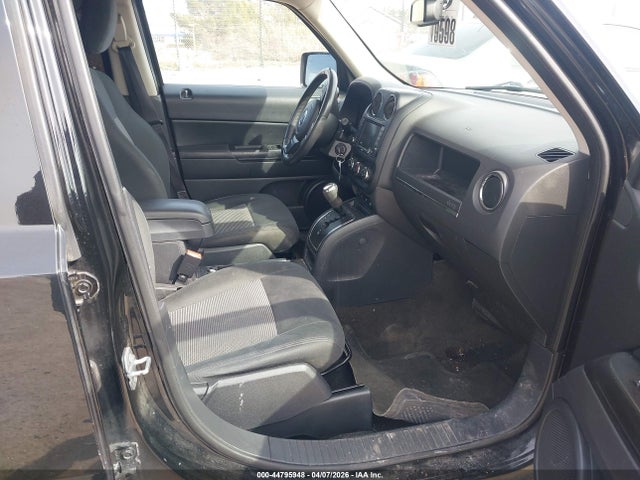 2016 Jeep Patriot Latitude მანქანა იყიდება აუქციონზე, vin: 1C4NJRFB4GD535271, აუქციონის ნომერი: 44795948