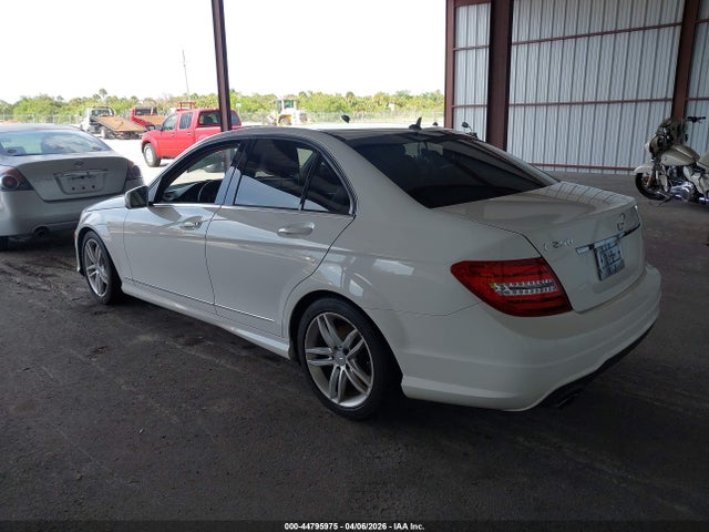 2013 Mercedes-benz C 250 Sport მანქანა იყიდება აუქციონზე, vin: WDDGF4HB0DR261095, აუქციონის ნომერი: 44795975