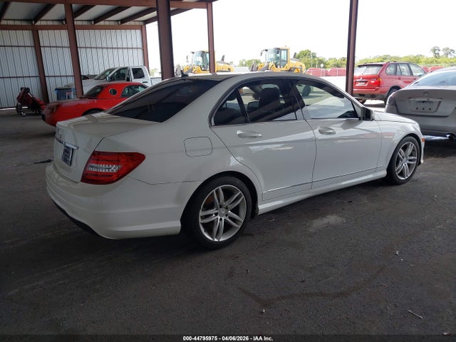 2013 Mercedes-benz C 250 Sport მანქანა იყიდება აუქციონზე, vin: WDDGF4HB0DR261095, აუქციონის ნომერი: 44795975