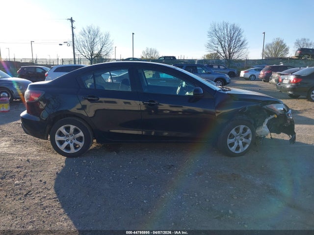 44795995 :رقم المزاد ، JM1BL1UF0B1407642 vin ، 2011 Mazda Mazda3 I Sport مزاد بيع