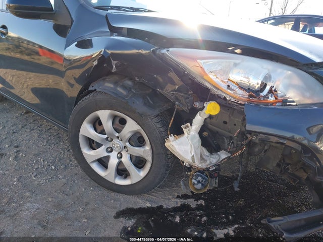 44795995 :رقم المزاد ، JM1BL1UF0B1407642 vin ، 2011 Mazda Mazda3 I Sport مزاد بيع