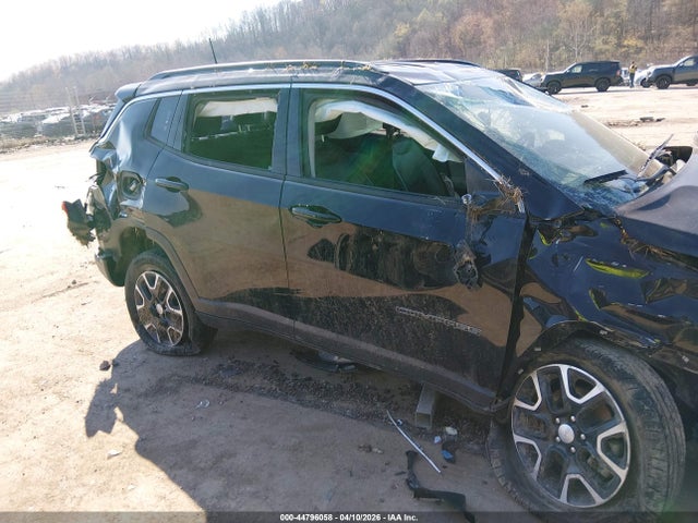 44796058 :رقم المزاد ، 3C4NJDBB8NT116212 vin ، 2022 Jeep Compass Latitude 4x4 مزاد بيع