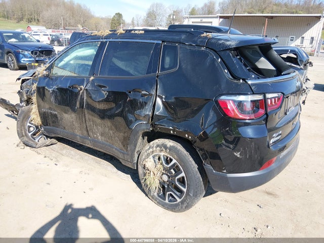 44796058 :رقم المزاد ، 3C4NJDBB8NT116212 vin ، 2022 Jeep Compass Latitude 4x4 مزاد بيع