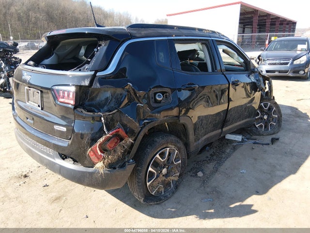 44796058 :رقم المزاد ، 3C4NJDBB8NT116212 vin ، 2022 Jeep Compass Latitude 4x4 مزاد بيع