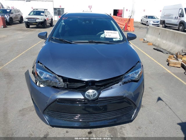 2T1BURHE7JC055635 Toyota COROLLA LE