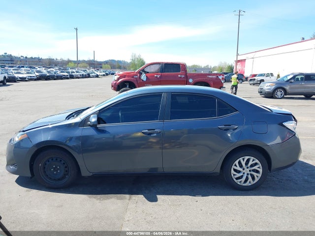 2T1BURHE7JC055635 Toyota COROLLA LE