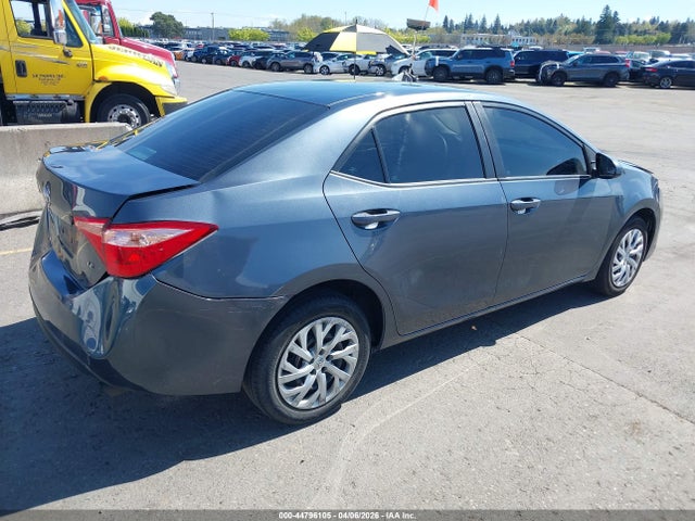2T1BURHE7JC055635 Toyota COROLLA LE