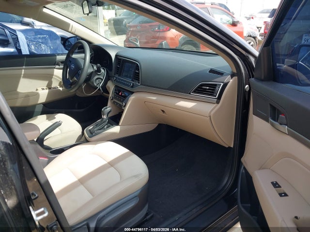 KMHD84LF0JU664905 Hyundai ELANTRA SEL