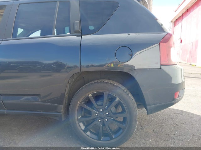 44796181 :رقم المزاد ، 1C4NJCBA5FD334861 vin ، 2015 Jeep Compass Altitude Edition مزاد بيع