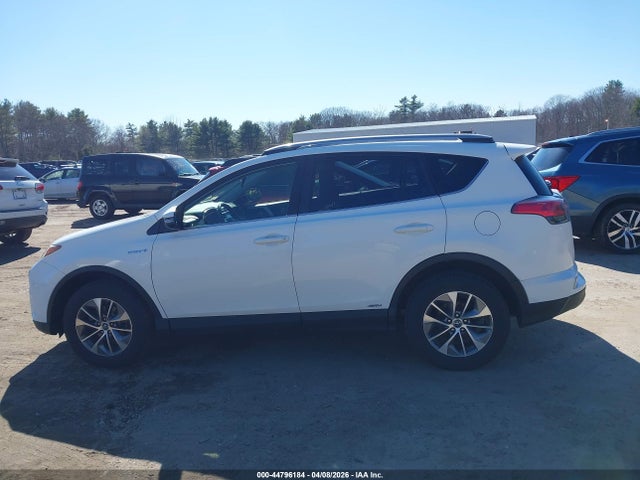 JTMRJREVXJD257965 Toyota Rav4 Hybrid Xle