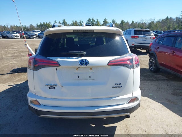 JTMRJREVXJD257965 Toyota Rav4 Hybrid Xle