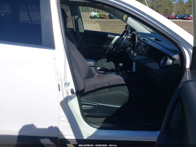 JTMRJREVXJD257965 Toyota Rav4 Hybrid Xle