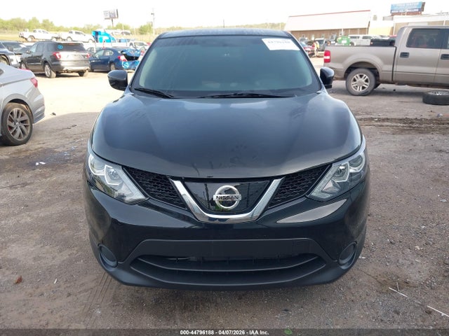 44796188 :رقم المزاد ، JN1BJ1CP8JW196386 vin ، 2018 Nissan Rogue Sport S مزاد بيع