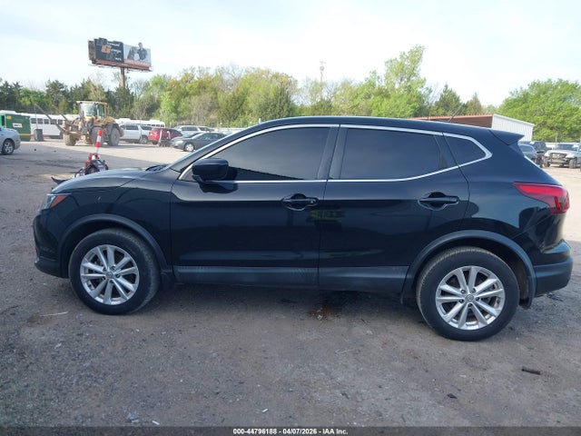 44796188 :رقم المزاد ، JN1BJ1CP8JW196386 vin ، 2018 Nissan Rogue Sport S مزاد بيع