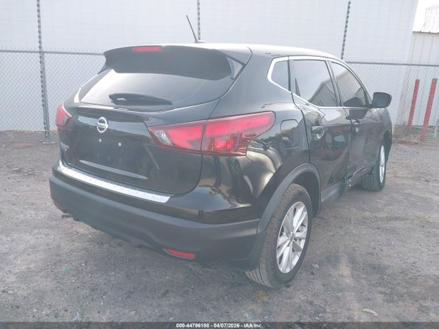 44796188 :رقم المزاد ، JN1BJ1CP8JW196386 vin ، 2018 Nissan Rogue Sport S مزاد بيع
