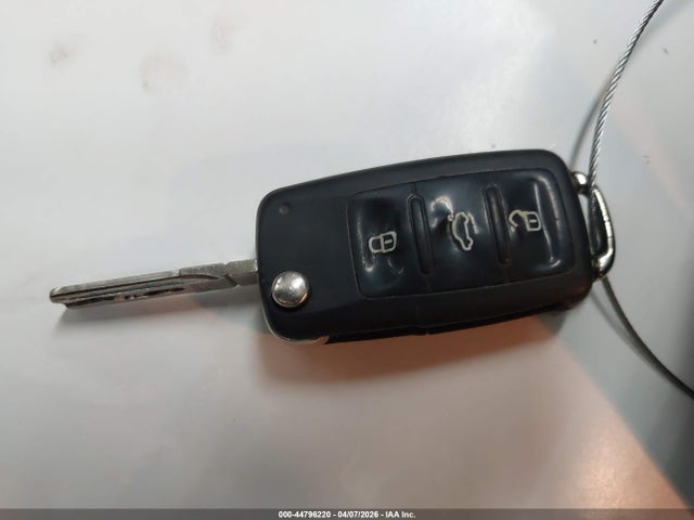 2012 Volkswagen Passat 2.5l Se მანქანა იყიდება აუქციონზე, vin: 1VWBP7A30CC076999, აუქციონის ნომერი: 44796220