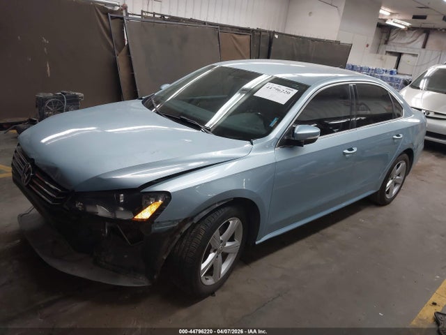 2012 Volkswagen Passat 2.5l Se მანქანა იყიდება აუქციონზე, vin: 1VWBP7A30CC076999, აუქციონის ნომერი: 44796220