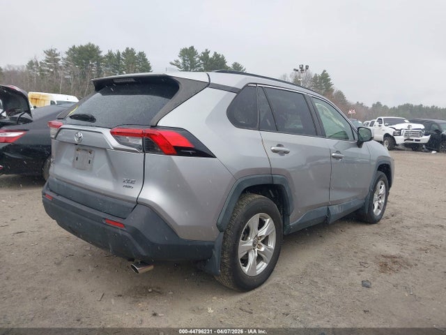 Toyota Rav4 Xle 2019 JTMP1RFV4KD512391 Image 4