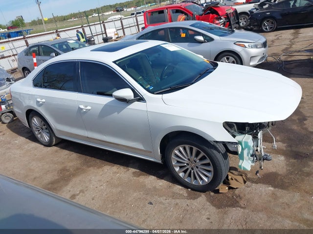 2017 Volkswagen Passat 1.8t Se მანქანა იყიდება აუქციონზე, vin: 1VWBT7A34HC001144, აუქციონის ნომერი: 44796298