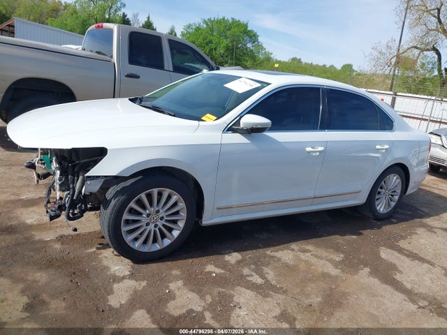 2017 Volkswagen Passat 1.8t Se მანქანა იყიდება აუქციონზე, vin: 1VWBT7A34HC001144, აუქციონის ნომერი: 44796298