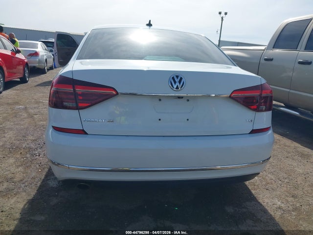 2017 Volkswagen Passat 1.8t Se მანქანა იყიდება აუქციონზე, vin: 1VWBT7A34HC001144, აუქციონის ნომერი: 44796298