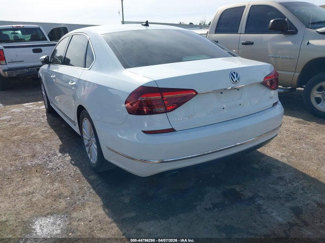 2017 Volkswagen Passat 1.8t Se მანქანა იყიდება აუქციონზე, vin: 1VWBT7A34HC001144, აუქციონის ნომერი: 44796298