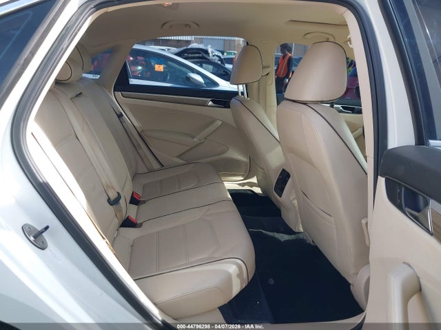2017 Volkswagen Passat 1.8t Se მანქანა იყიდება აუქციონზე, vin: 1VWBT7A34HC001144, აუქციონის ნომერი: 44796298