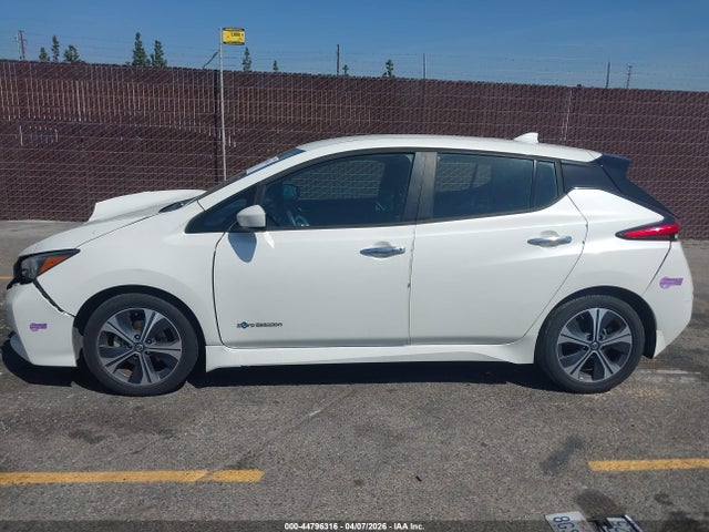 1N4AZ1CPXJC304015 Nissan LEAF SV