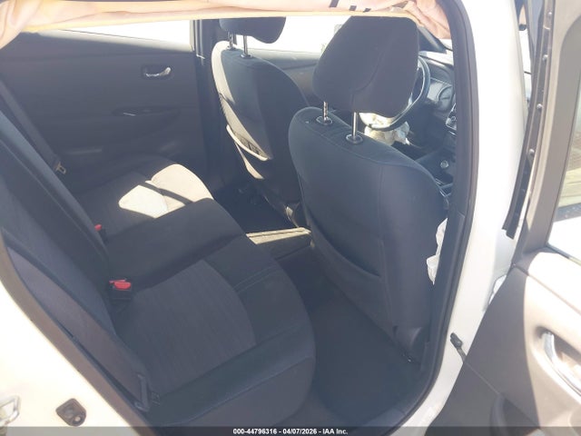 1N4AZ1CPXJC304015 Nissan LEAF SV