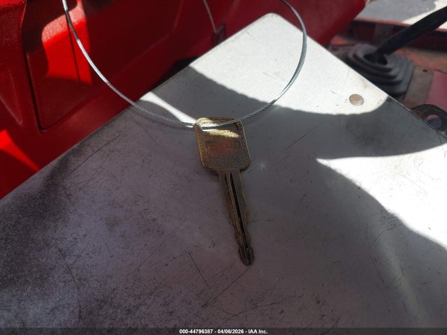 44796387 :رقم المزاد ، 2CNBJ18U7L6220617 vin ، 1990 Geo Tracker مزاد بيع