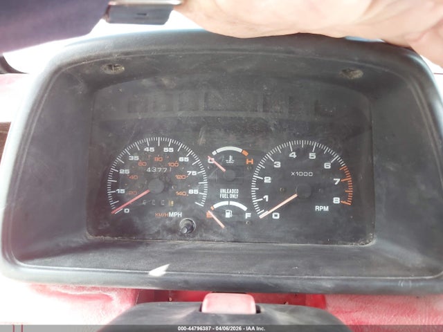 44796387 :رقم المزاد ، 2CNBJ18U7L6220617 vin ، 1990 Geo Tracker مزاد بيع